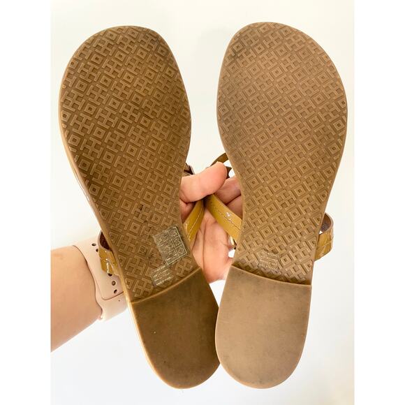 Tory Burch Miller Patent Leather Thong Sandals Flip Flops Beige Tan Size 10.5 - Picture 6 of 10